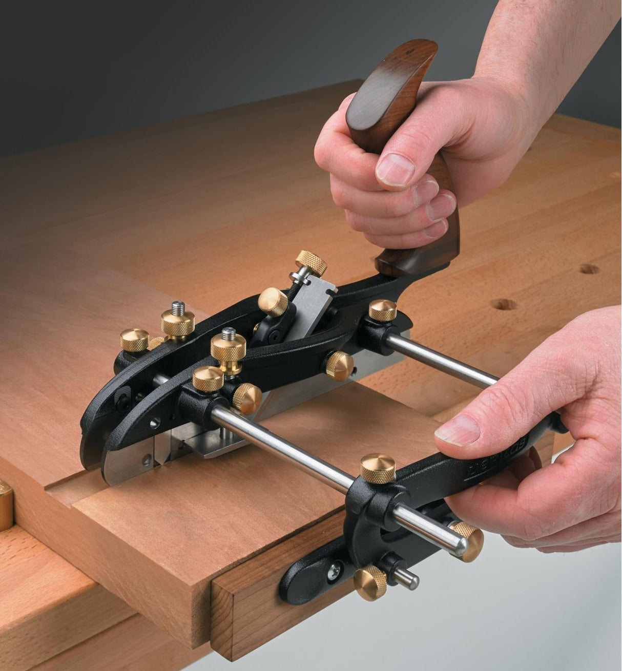 Veritas Combination Plane planing groove in wood