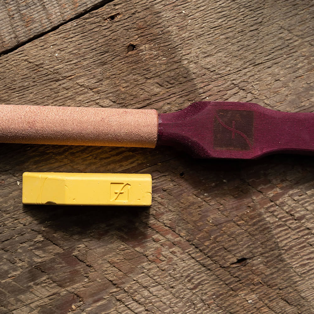 Flexcut Hook Strop - close up of handle and Flexcut Gold compound