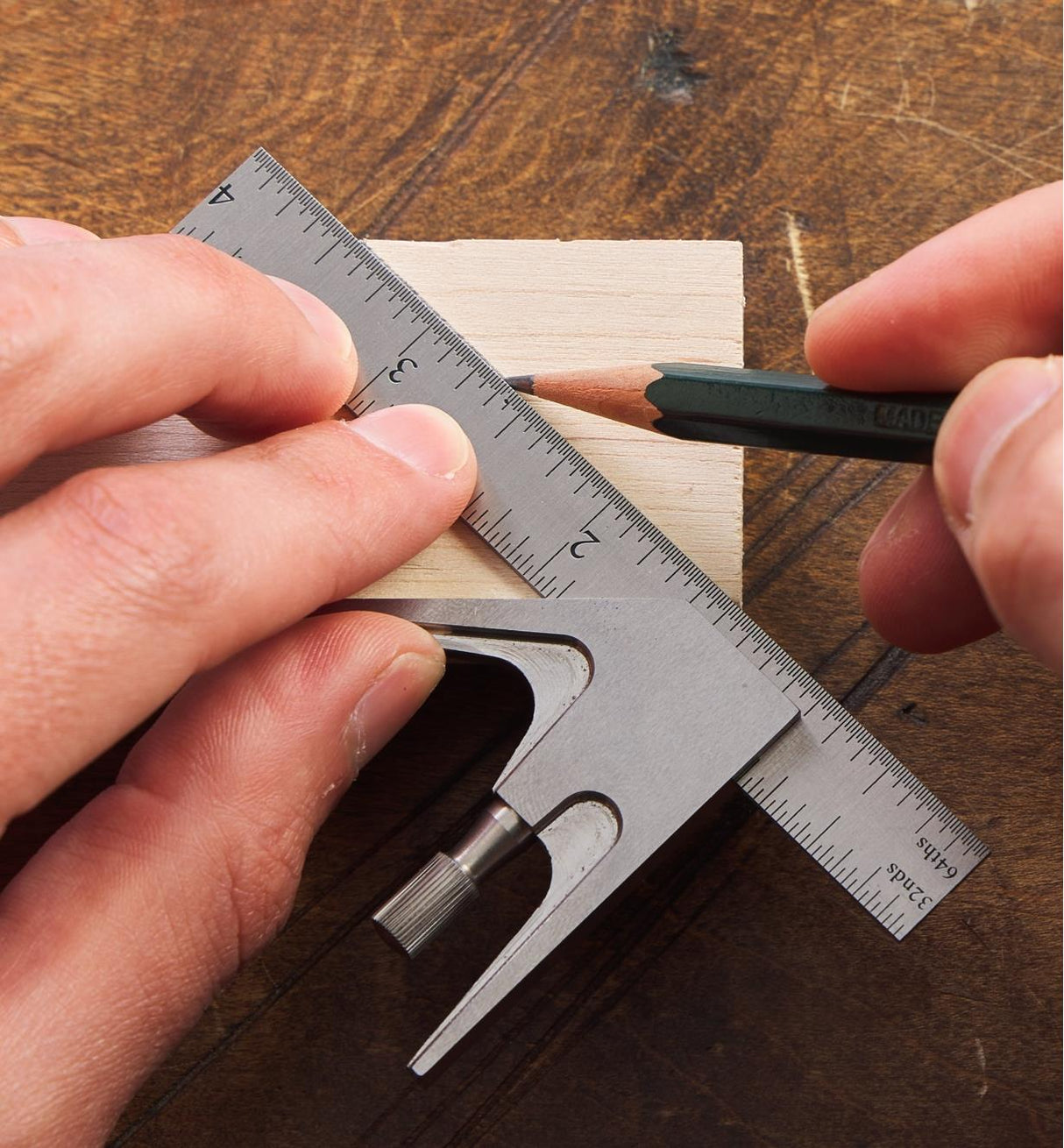 45 degree angled line being marked on to wood using the Lee Valley Combination Square